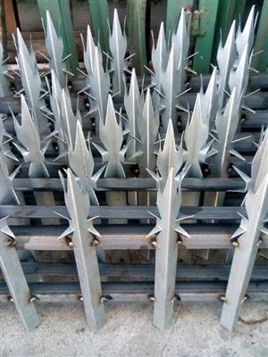 Short Palisade Fence