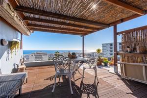 Apartment For Sale in Sea Point