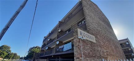 Stylish & Convenient 2‑Bedroom Apartment in Roodia – Heart of Potchefstroom!