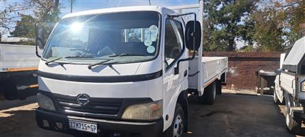 Hino 300 915 dropside