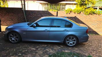 BMW 320i E90 - Manual 