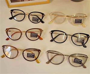 Photochromic glasses