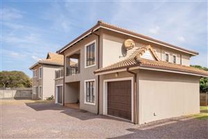 Lovely Bright and Spacious Apartment - Pet Friendly