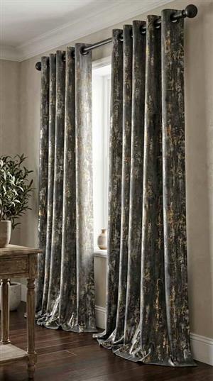 Marble Velvet Eyelid curtains