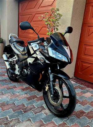 HONDA CBR 125R FI ONLY 17K KMS