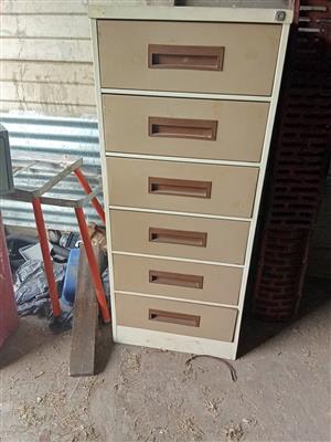 Workshop steel cabinet