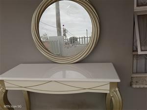 Console and mirror 
