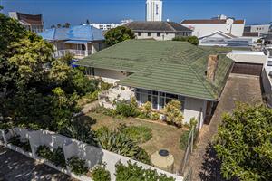 Summerstrand – Prime Coastal Home with Income Potential