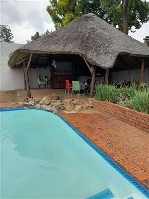 Cottage available in Northcliff