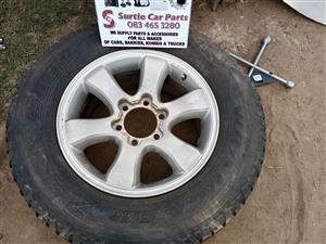 Prado 120 mag wheel and wheel center cap for sale