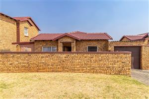 Townhouse For Sale in Honeypark