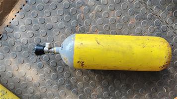Scuba cylinders