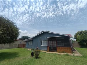 Investment Opportunity – Spacious Family Home with Flatlet and Off-Grid Power