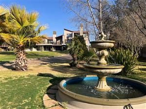Modern 3 bedroom property for sale in Vaalpark, popular complex, with easy river access and close to