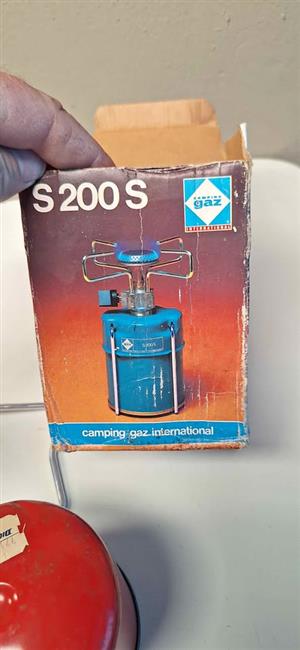 Camping Stove and 2 gass tanks