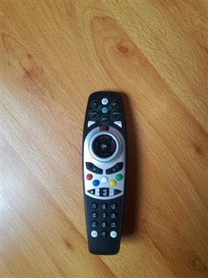 Universal 4 in 1 remote control UEI technology model A3