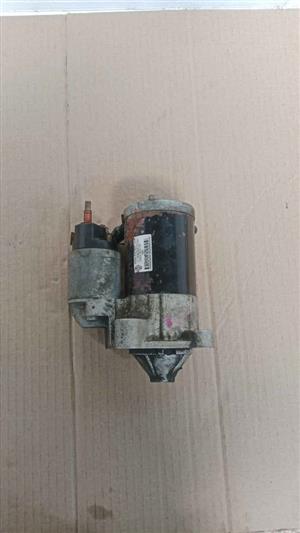 Used Renault Sandero 1.6 K7M Starter