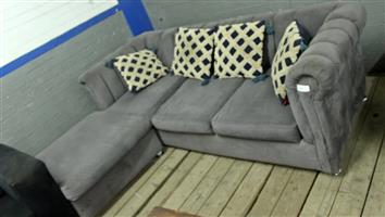 GREY VELVET L-SHAPE COUCH WITH 4 PILLOWS S064351A