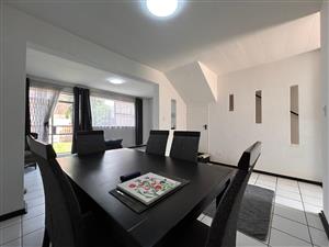 Townhouse For Sale in Brackenhurst