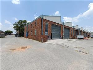192 m² warehouse to let in Robertville, Roodepoort