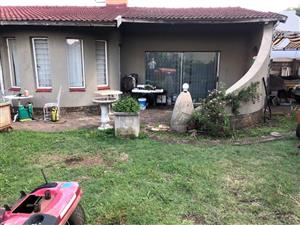 FIXER UPPER IN PRIME BUSINESS AREA : BARDENE, BOKSBURG