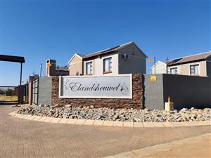 Stylish Modern Apartment in Grimbeek Park!