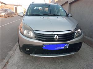 2011 Renault Sandero Stepway 1.6 Body Type: Hatchback 5 Doors Colour: Silver Mil