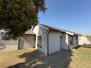 House For Sale in Roodekop