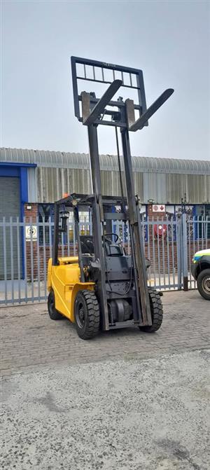TCM 2.5 Ton diesel forklift