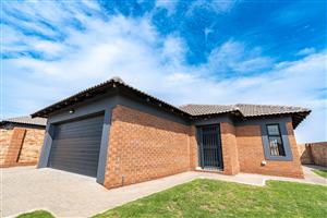 Save Big with Transfer Fees Included – Modern 3 Bedroom Gem in Silkaatzkop, Secunda