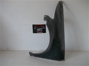 Volvo V40 left front fender