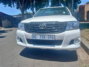 2009 Toyota Hilux S Cab 2.5 D4D Diesel  Manual White 98000kms . Leather seat