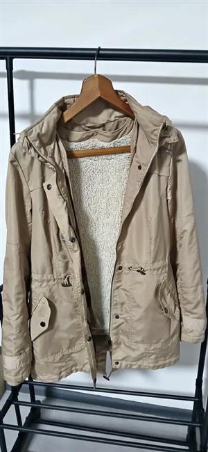 Ladies preloved Fur lined European weather coat Size: Euro 46