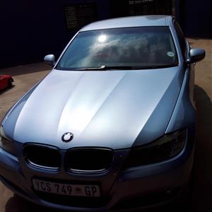 BMW 320i 