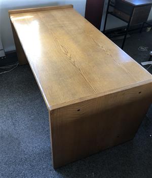 Solid wood strong office desk Very good condition 1600 mm