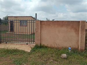 1ROOM IN SLOVO MABOPANE FOR SALE