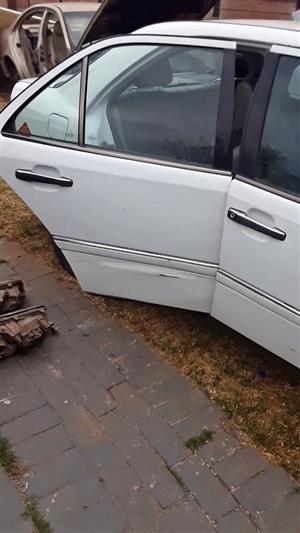 Stripping Mercedes benz C200 W202