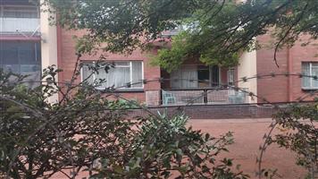 Bachelor Flat at Faraday Boulevard!