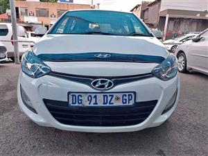 2014 HYUNDAI I20 1.4 80 000KM MANUAL PETROL