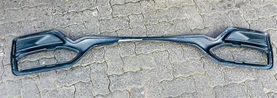 Renault Kiger center grille