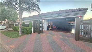 House For Sale in Soshanguve VV