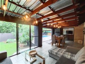 Full Title 3 Bedroom 2 Bathroom 2 Garage with Swimming pool for Sale