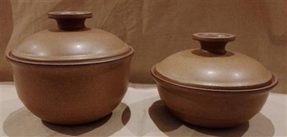 Argilla pottery stoneware cookware.