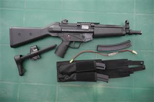 Mp5 Electric Airsoft Gun (AEG), with two stocks and accessories