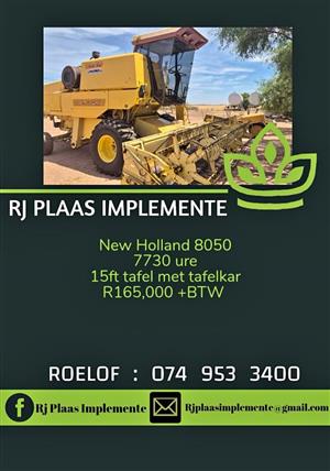 New Holland 8050 met tafel en tafelkar