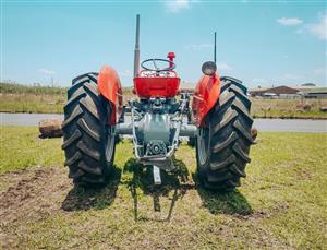 Massey Ferguson 135 Tractor