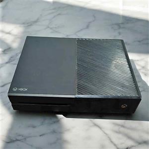 XBOX ONE FOR FIX OR SPARES,READ DESCRIPTION.