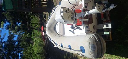 Semi rigid rubber duck