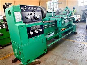 Used 2 meter Dallian lathe 
