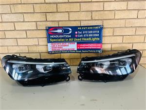 VW Tiguan R-line (IQ light) left and right side xenon headlights (2025)